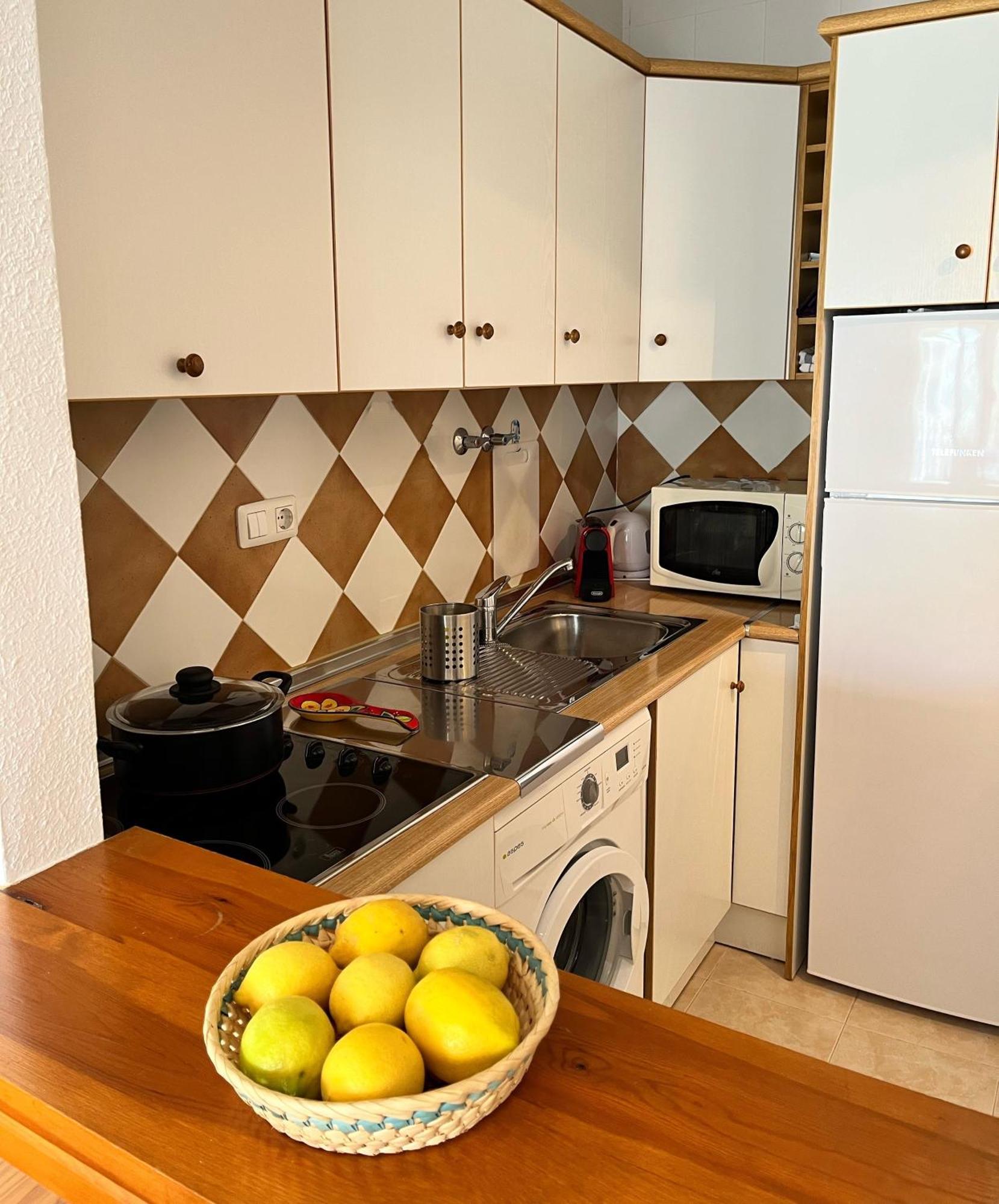 Torrevieja 2 Bedrooms Appartment 外观 照片